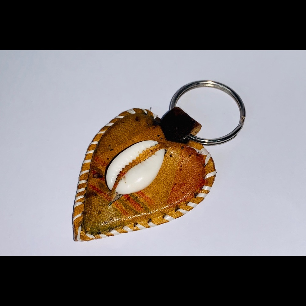♥️ Heart-shaped 100% leather keyring ♥️